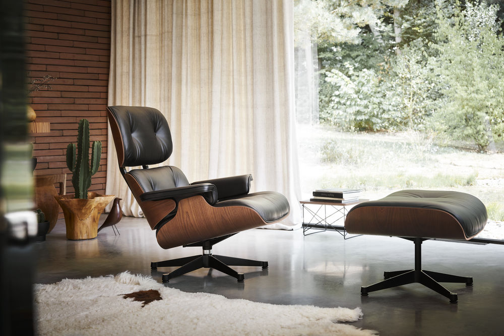 vitra-eames-lounge-chair-mit-ottoman-ambiente-04_zoom.jpg